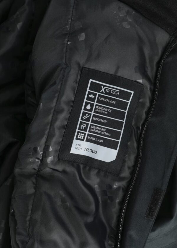 X-trail_must4 X-trail talvekombe 'must'